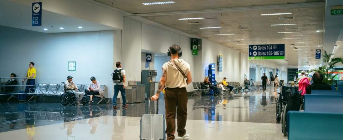 4 Itens essenciais para viajantes se distraírem no aeroporto 4 Itens essenciais para viajantes se distraírem no aeroporto