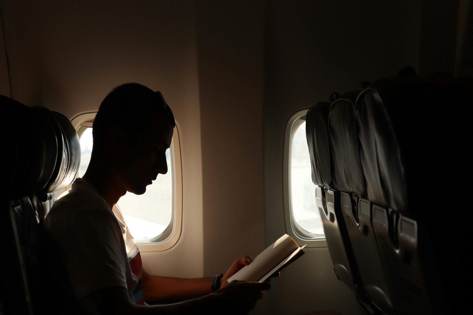 Livros Perfeitos para Ler em um Voo de 3 Horas Livros Perfeitos para Ler em um Voo de 3 Horas